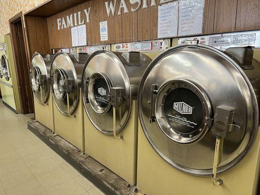 Tomahawk Laundromat