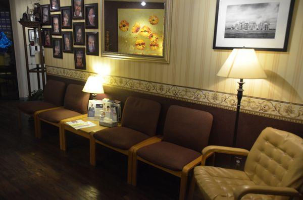 Premier Dental Esthetics Waiting Room