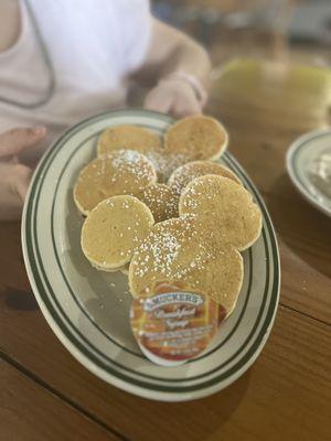 Kid's pancakes