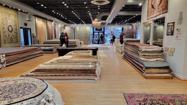 J & J Oriental Rug Gallery and Restoration