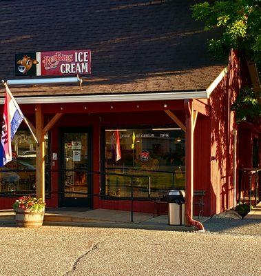 Red Barn ice cream shop - 7/10/2022