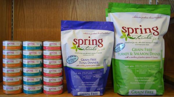 Fresh meat inclusion in dry pet food is an important consideration. Spring Naturals dry pet food is rich in fresh meat.