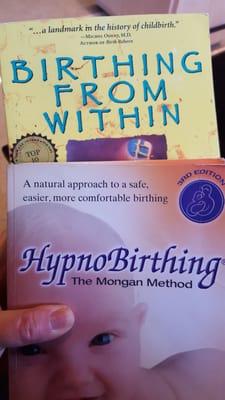 These are the best birth books for pregnant moms these days