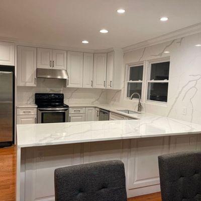 Another beautiful total kitchen remodeling.
#korkmazrugsfloors #kitchenremodel #bathroomremodel #kitchendesign #countertopinstallation