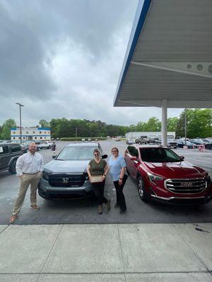 Mason Rigdon, Bonnie Moore, Ryann Davis and the awesome Honda Ridgeline!