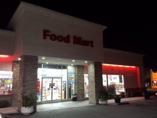 Food Mart at 76