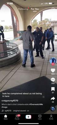 Police confronting a US veteran