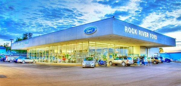 Rock River Ford in Rockford IL - located right on the corner of E. State and Alpine