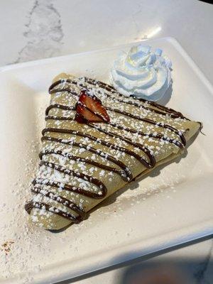 5/5 Fresh crepe with fresh strawberries, Nutella and whipped cream $10.00