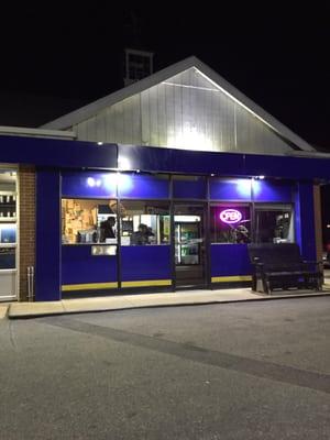 Medfield Service Center -- 212 Main Street / Route 109, Medfield              Exterior