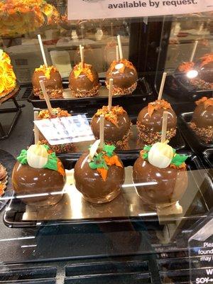 Fall caramel apples