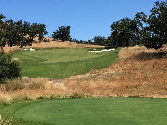 In typical Fazio fashion, expect to find plenty of strategically place deep bunkers, fast greens and challenging approach shots.