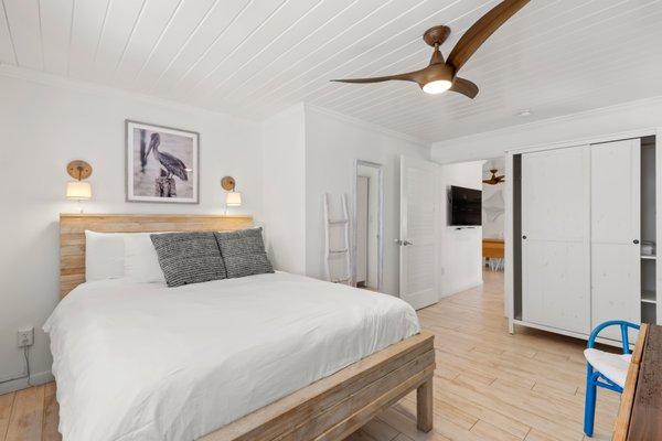 Sea Grape - second floor queen suite, sleeps 3.