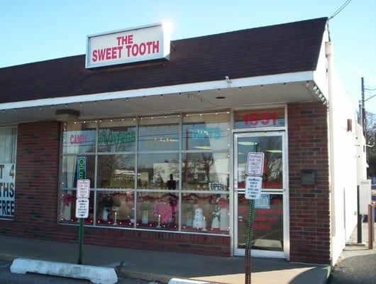 THE SWEET TOOTH CANDY SHOP,1851 WEST LANDIS AVE. ,VINELAND, N.J.