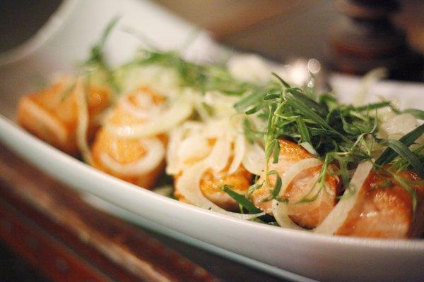 Roasted salmon with fennel and tarragon