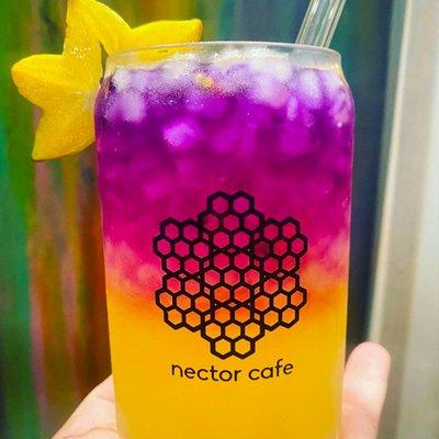 Magic Citrine - Fresh squeezed lemonade with butterfly pea tea superfood and edible shimmer