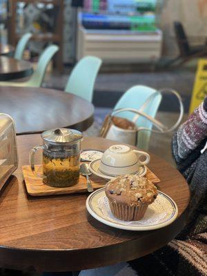 Jasmine Tea and Lemon Blueberry Muffin