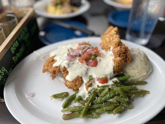 Chicken Queso con Pico Fried Chicken