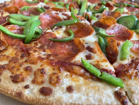 Large Pepperoni Pizza with green peppers