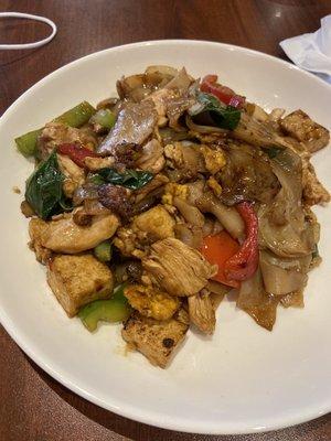 Pad Kee Mao with chicken and tofu