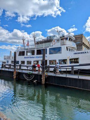 1hr harbor cruise