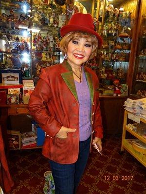 I was in this amazing gift shop to buy Xmasgifts in 2017, loved this German leatherjacket, I'm delighted they still carry it, I'll buy