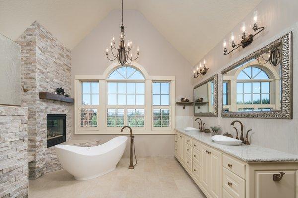 Modern Rustic Primary Bath in Tualatin