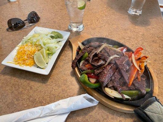 Steak Arracherra fajitas, keto style (no tortillas)