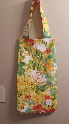 Antique bark cloth, and bright yellow cotton. The old meets the new. A French bread tote bag!