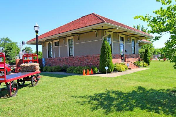 This the actual 1914 La Grange passenger and freight Depot building.