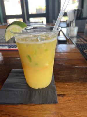 Mango jalapeño margarita