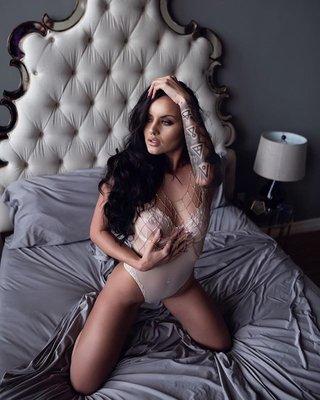 boudoir pictures in houston by shineon boudoir