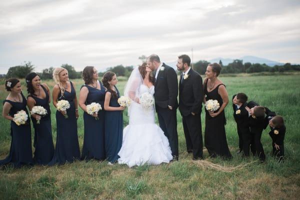 One of my absolute favorite pictures of the bridal party!