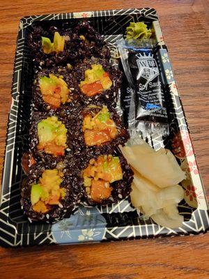 Mango Roll w/black rice