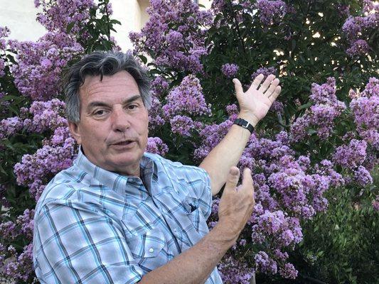 Raymond teaching about Crape Myrtle care in Balboa Park