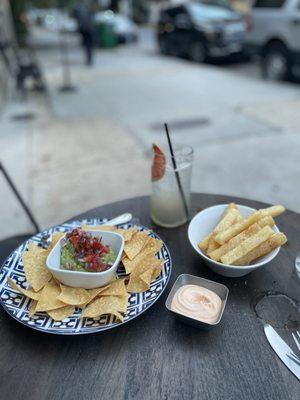 Guacamole and yuca fries