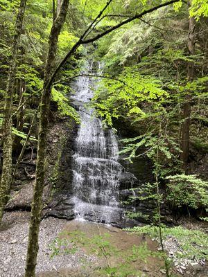 Just some beautiful random waterfall along the trail