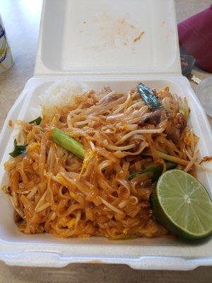 Chicken pad Thai