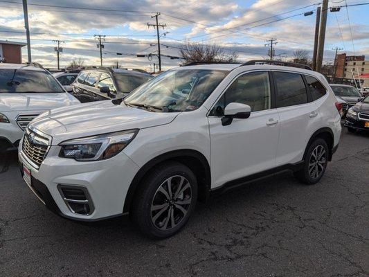 Subaru forester white