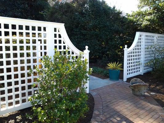 Goode Fence
Myrtle Beach Residence
Goode-built Custom Cedar Lattice Fence