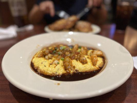 SHRIMP & ANDOUILLE CHEDDAR GRITS