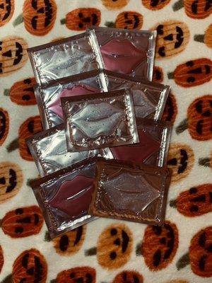 Lip masks