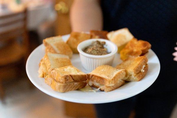 Grilled cheese appetizers