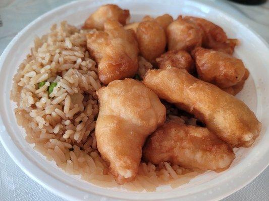 Sweet and sour chicken lunch special