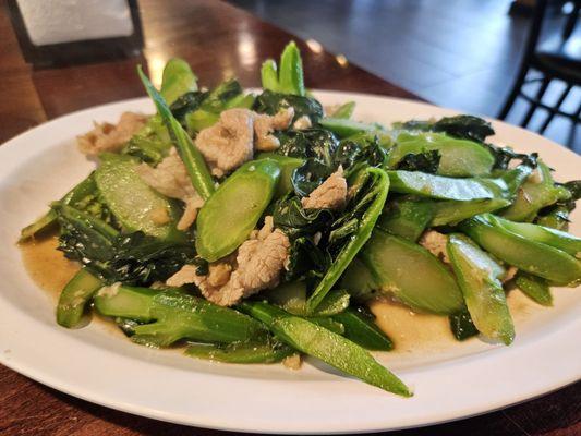 Beef slices stir fry with pakana