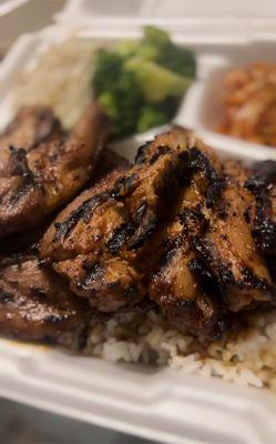 Spicy BBQ Chicken with broccoli, kimchi and bean sprouts