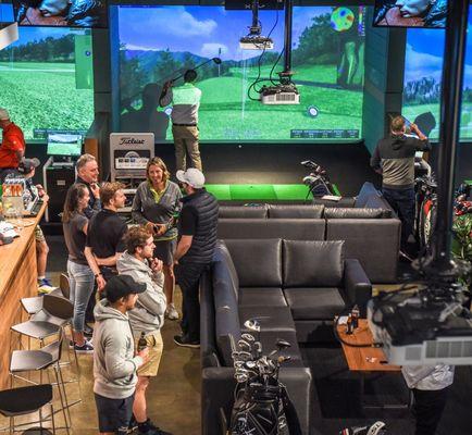 Bar & Golf Simulators