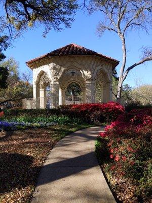 if you stand in the middle of this beautiful gazebo and sing, talk etc it is reflected back to you in beautiful notes!