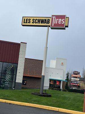 Les Schwab Tire Center