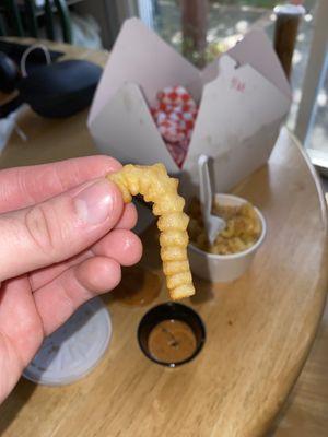 Droopy fries, clearly microwaved from frozen